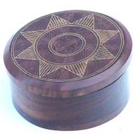 brass-inlaid-star-box-aac03