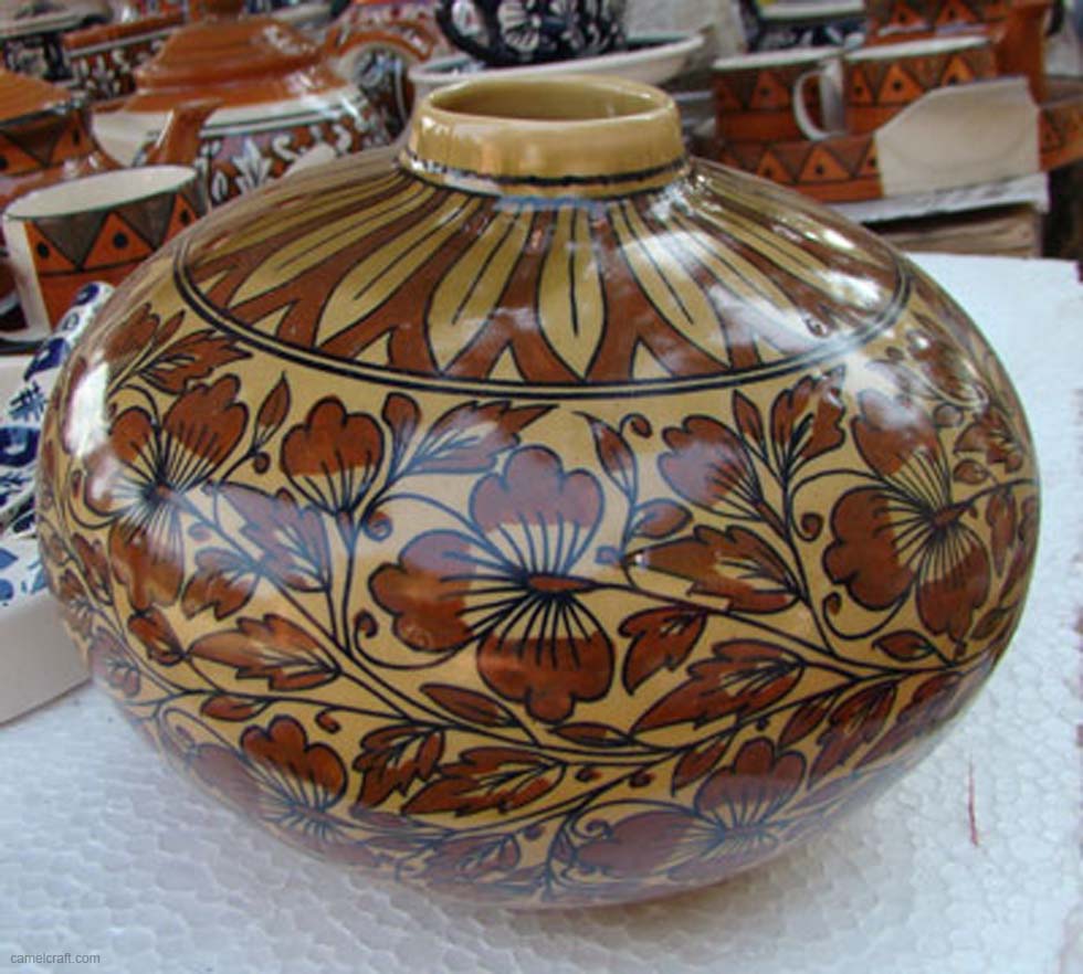 hand-painted-vase