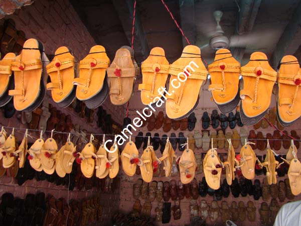 bachkani Kolhapuri chappals