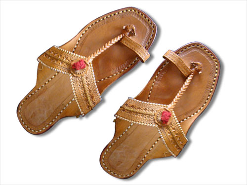kolhapuri chappals