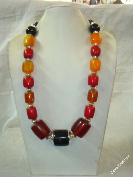 black-pendent